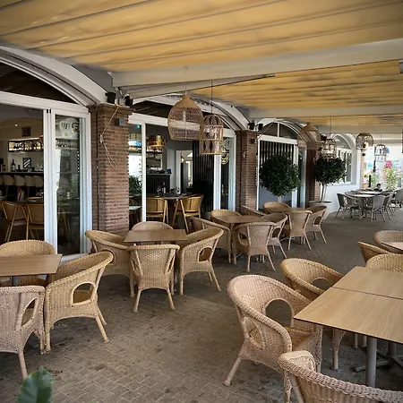 Hostal Marissal By Dorobe-3